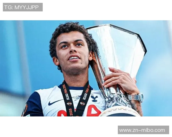 本戴维斯谈留队决定及对布伦南约翰逊的怀念情感