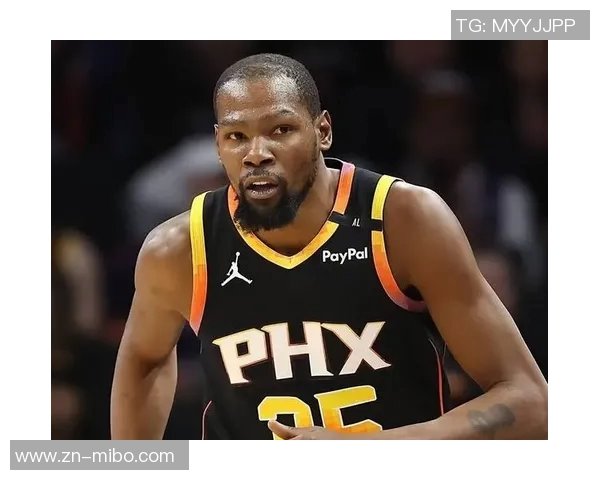 杜兰特称赞布克防守表现出色最终球队成功完成关键一击