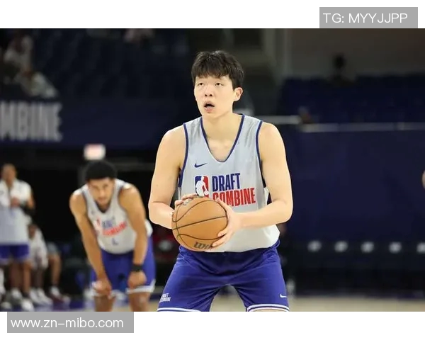 球队主持人杨瀚森与姚明的独特之处及其在篮球场上的不同表现分析